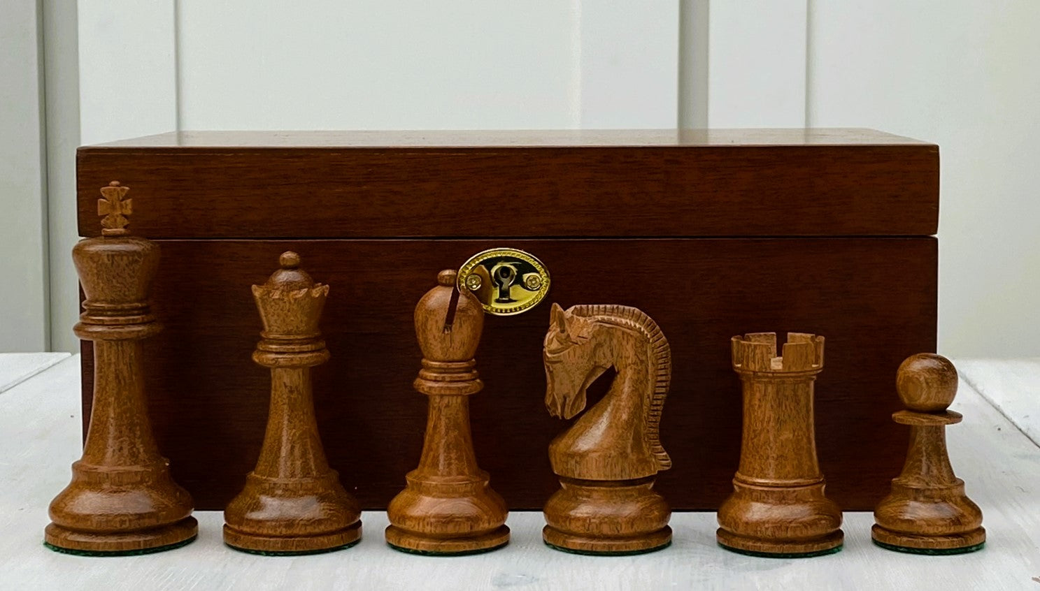 Leningrad Acacia Chess Pieces & Mahogany Box - Official Staunton™